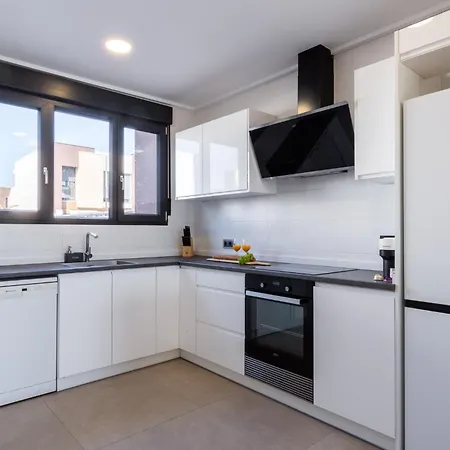 Horizon Blue I Private Pool Luxe I Free Parking I 3br Holiday home